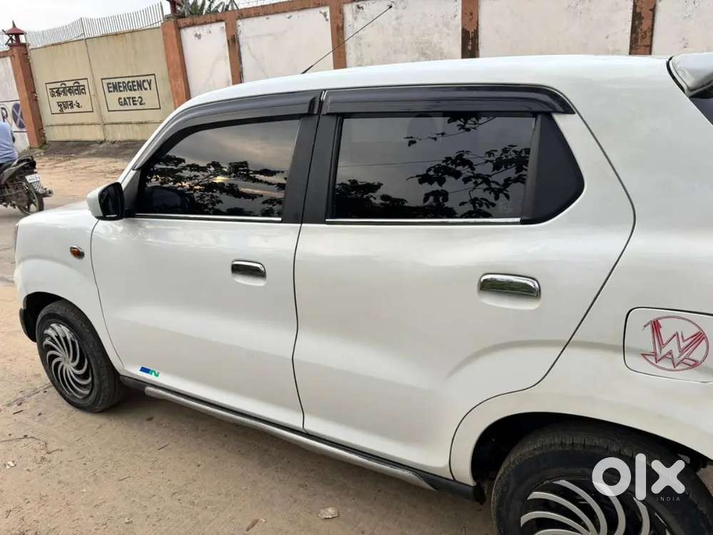 Maruti Suzuki S-presso Vxi +