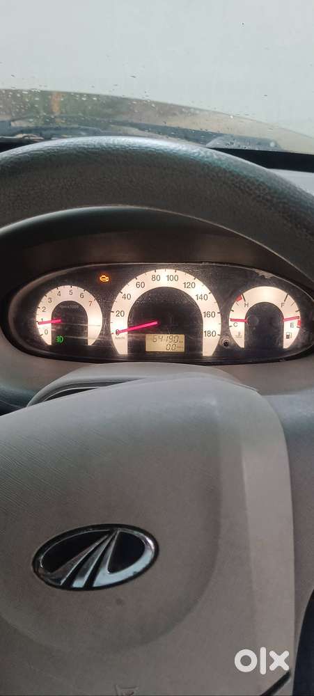 Mahindra Quanto C6