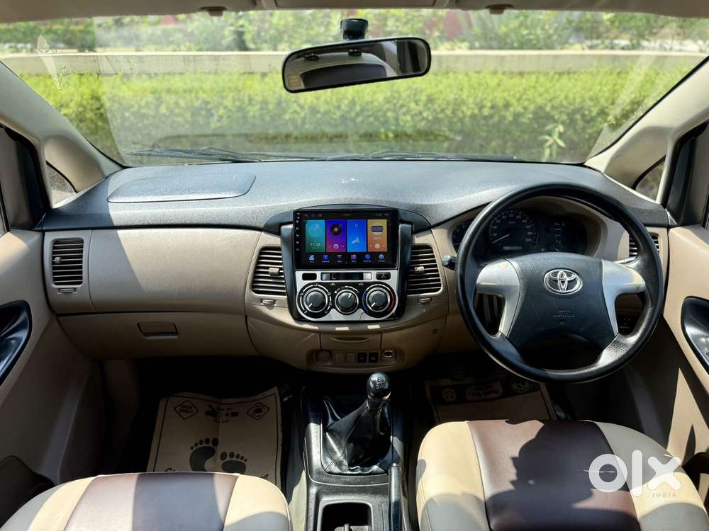 Toyota Innova 2.5 G (diesel) 8 Seater Bs Iv, 2016, Diesel