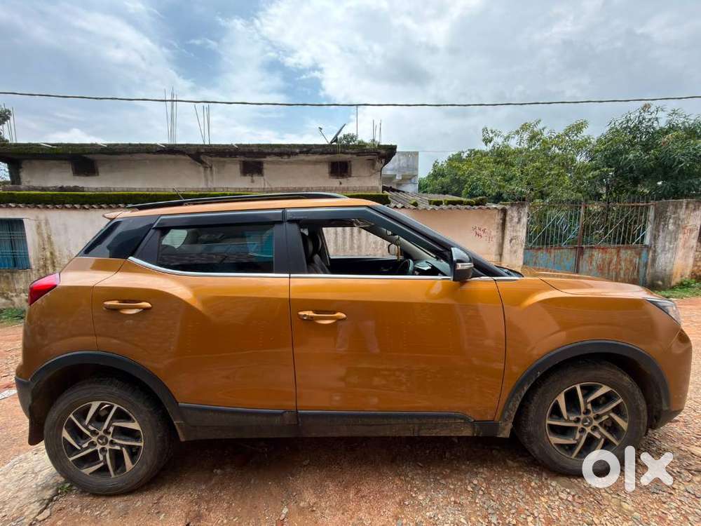 2024 Mahindra Xuv300 W8(o) Petrol - Top Model With Sunroof