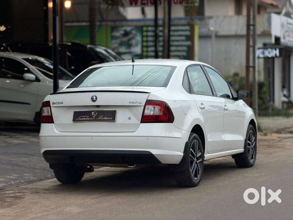 Skoda Rapid [2016-2018] 1.6 Style Plus Mpi At, 2017, Petrol