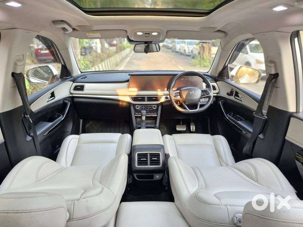 Mahindra Xuv700 2.2 Ax 7 Diesel At Luxury Pack Str, 2022, Diesel