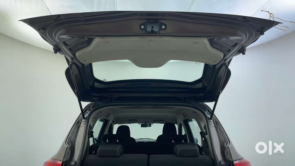 Renault Triber Rxt, 2022, Petrol