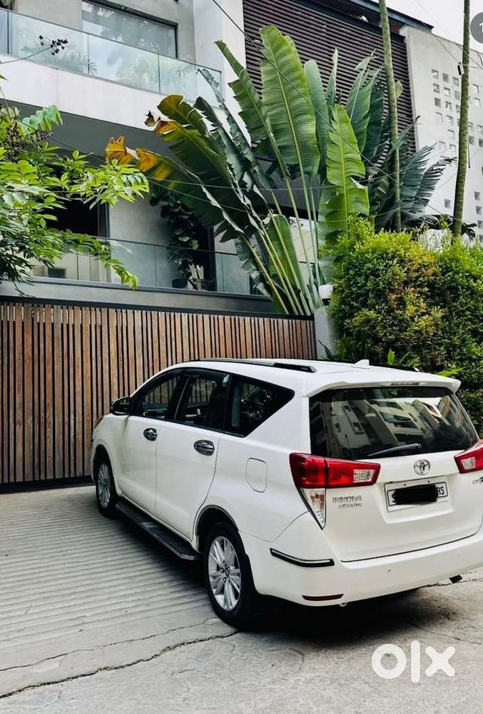 Toyota Innova Crysta 2.8z  Diesel Automatic  Vip Number - 1000