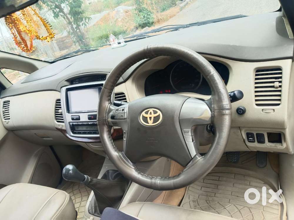 Toyota Innova 2.5 V 8 Str, 2013, Diesel