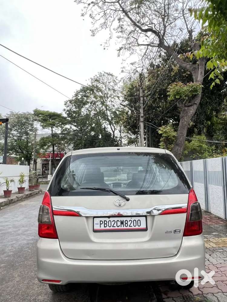 Toyota Innova 2014 Diesel Well Maintained