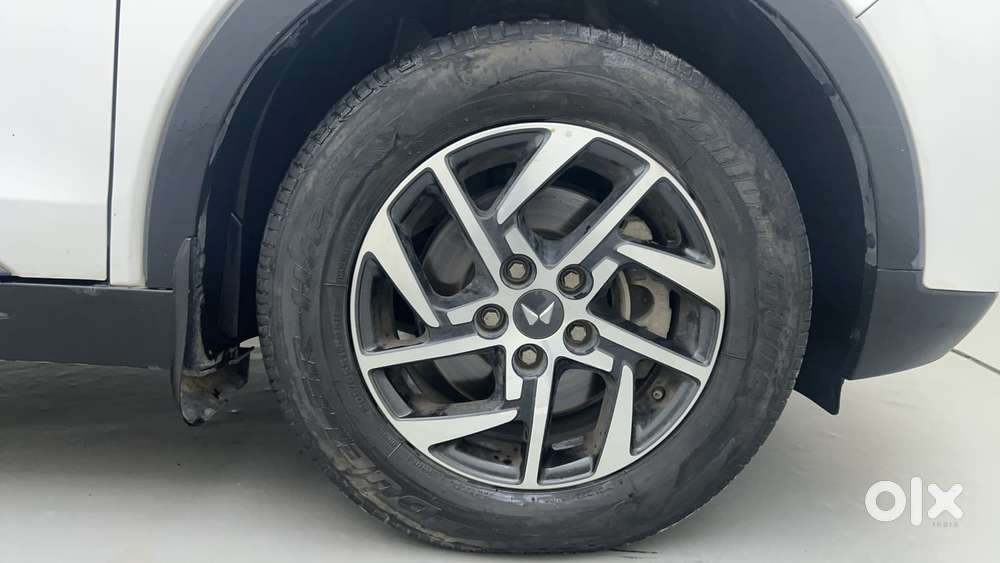 Mahindra Xuv300 W8 (o) 1.5 Diesel Amt, 2023, Diesel