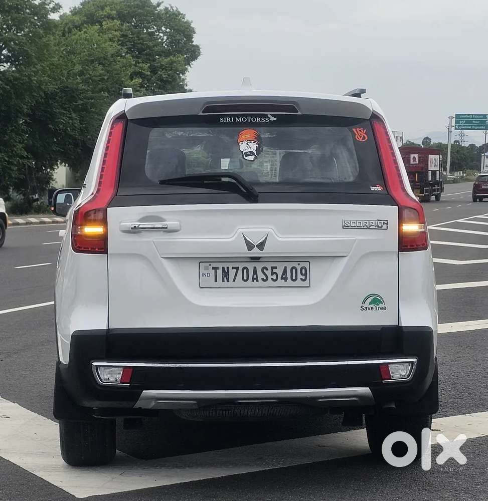*feature Details*
  Mahindra & Mahindra