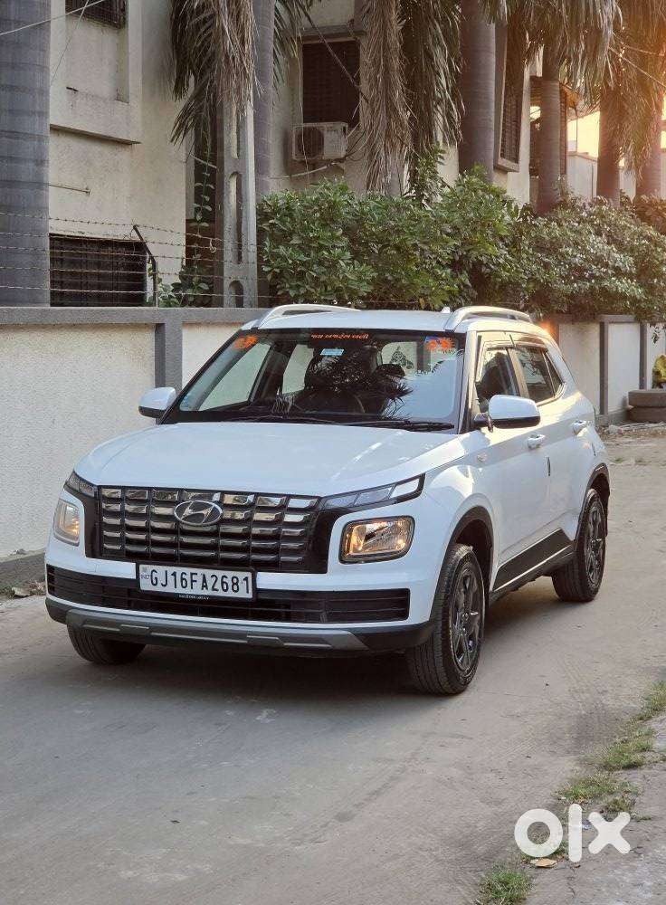 Hyundai Venue 1.2 S (o), 2025, Cng & Hybrids