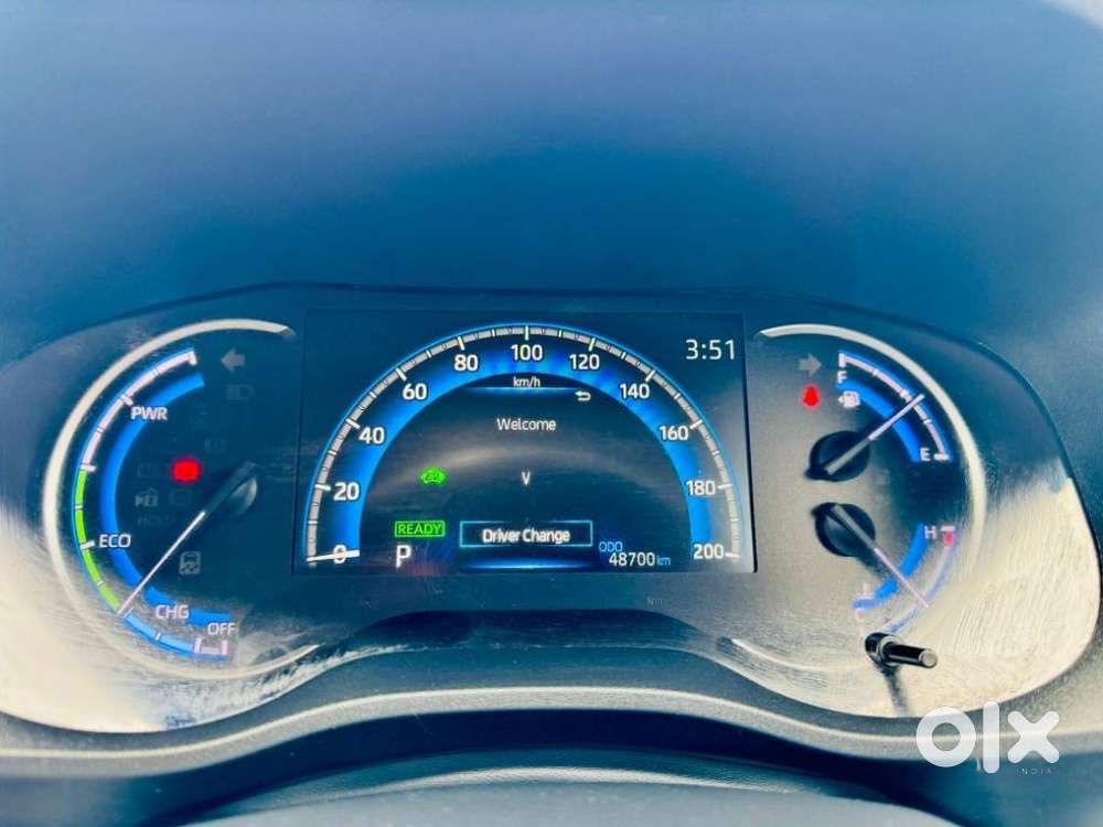 Maruti Suzuki Invicto Zeta Plus 8str, 2023, Petrol