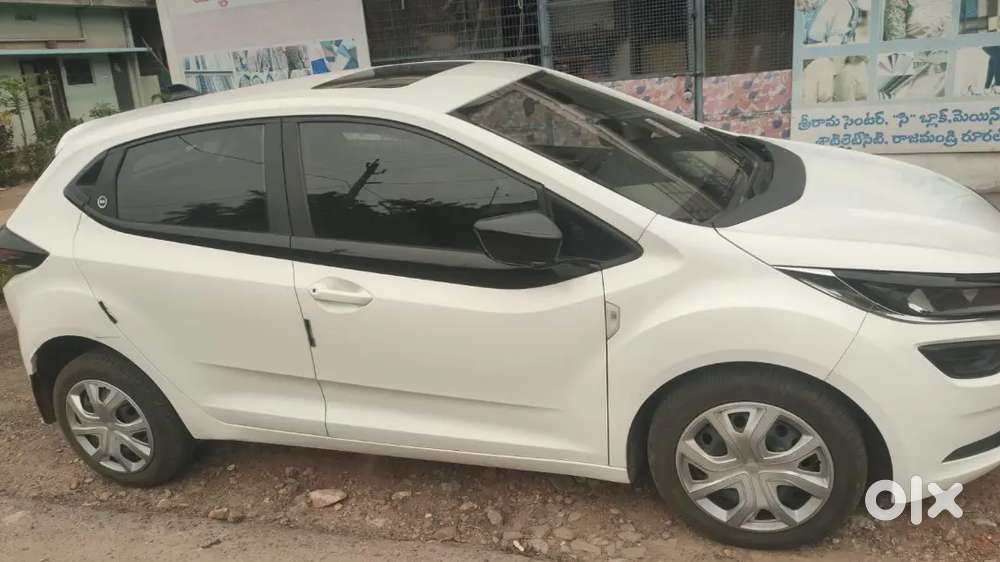 Tata Altroz Xm Petrol 2024