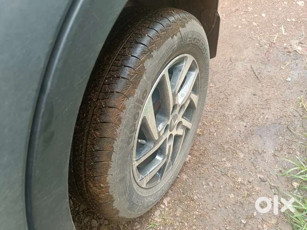 Mahindra 3xo Mx1 2024 Petrol Well Maintained