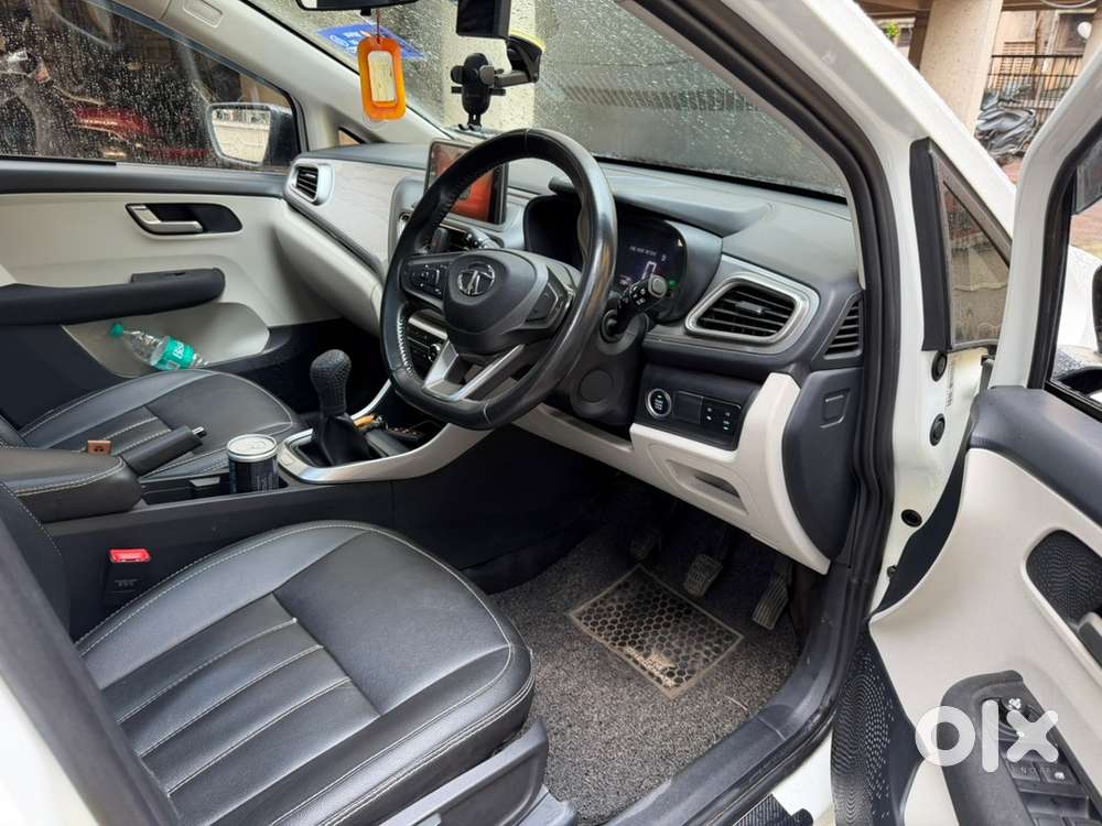 Tata Altroz 2023 Cng & Hybrids 30000 Km Driven