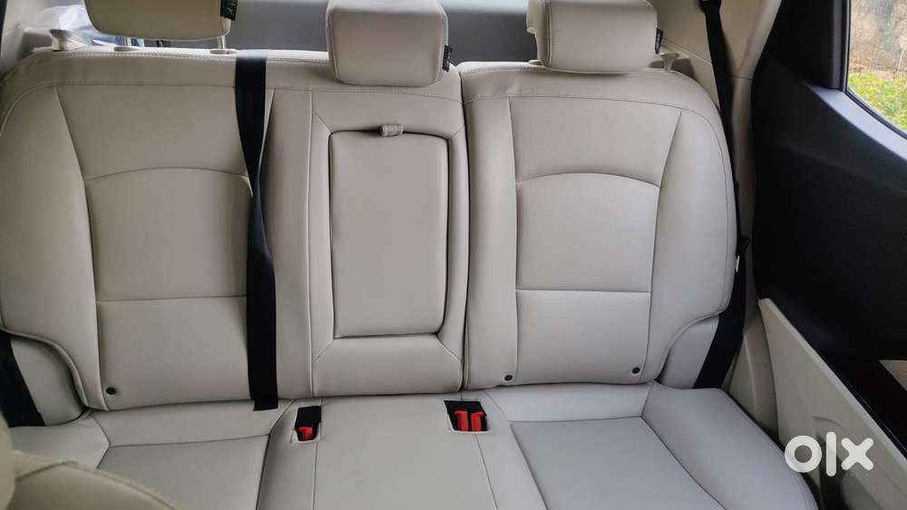 Mahindra Xuv300 1.2 W8 Amt Petrol, 2023, Petrol