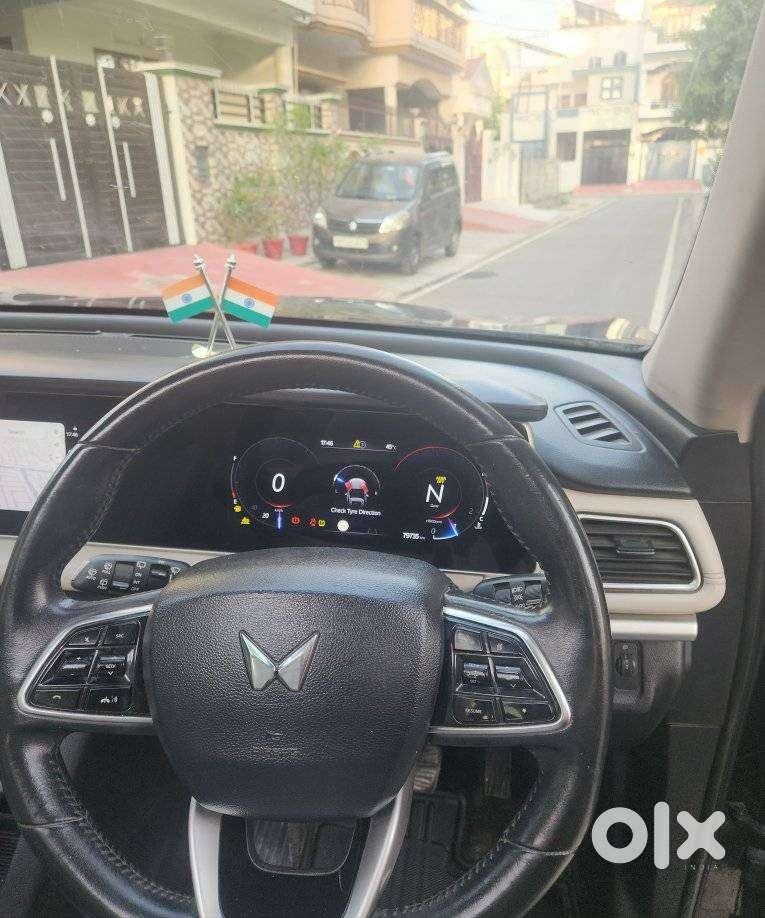 Mahindra Xuv700 2.2 Ax 7 Diesel At Str, 2022, Diesel