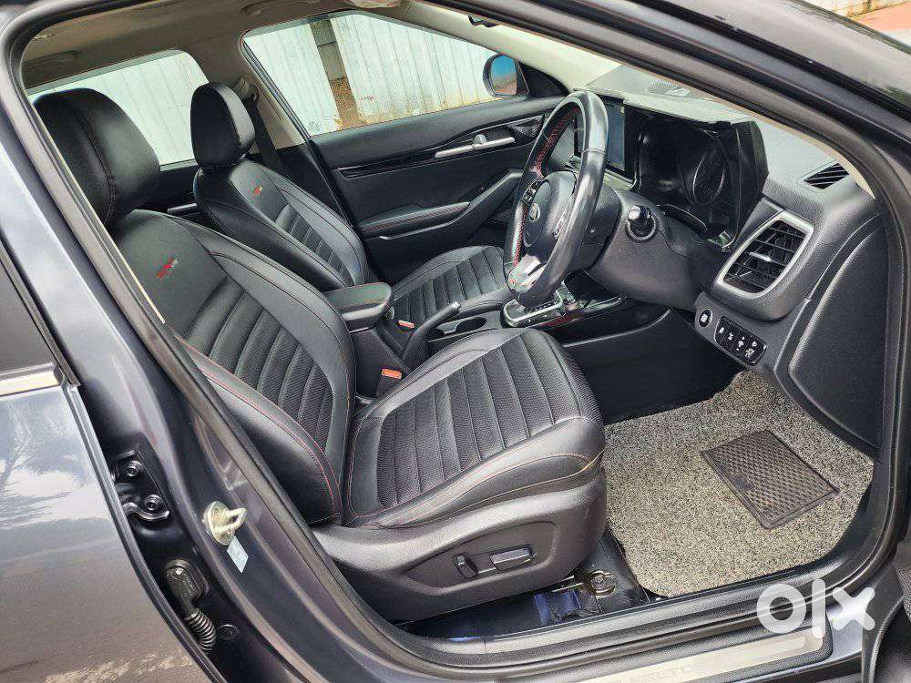 Kia Carens 1.4 Prestige Plus Turbo Dct 7 Str, 2023, Petrol