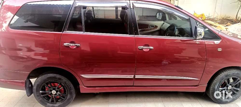 Toyota Innova 2010 Diesel Well Maintained