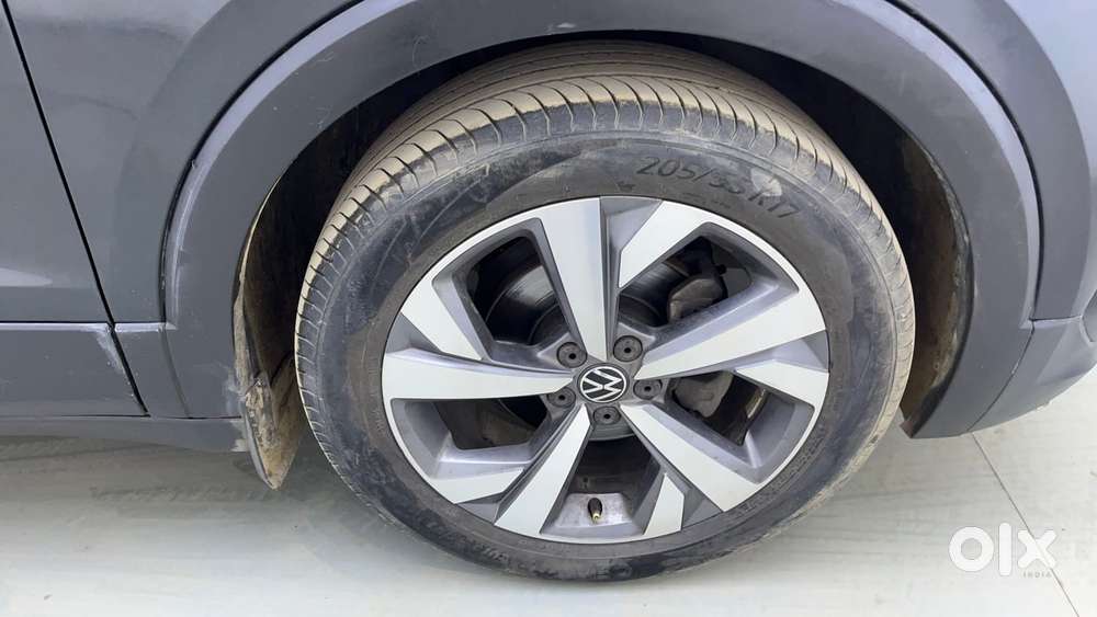 Volkswagen Taigun Topline 1.0 Tsi At (electric Seats), 2023, Petrol