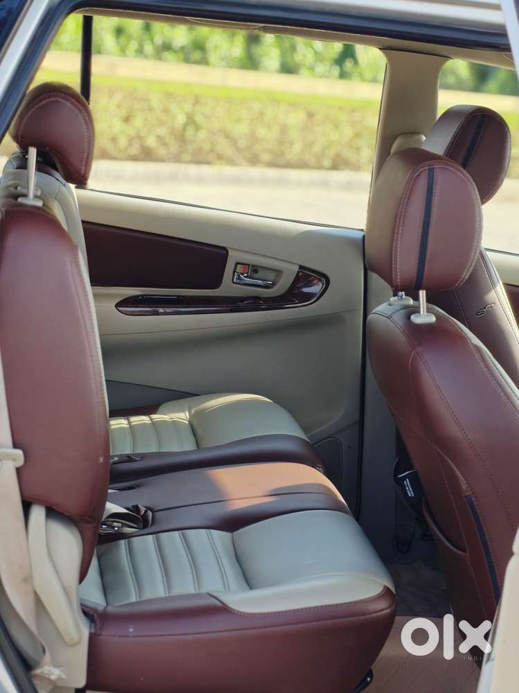 Toyota Innova 2012-2013 2.5 E Diesel Ps 8-seater, 2013, Diesel