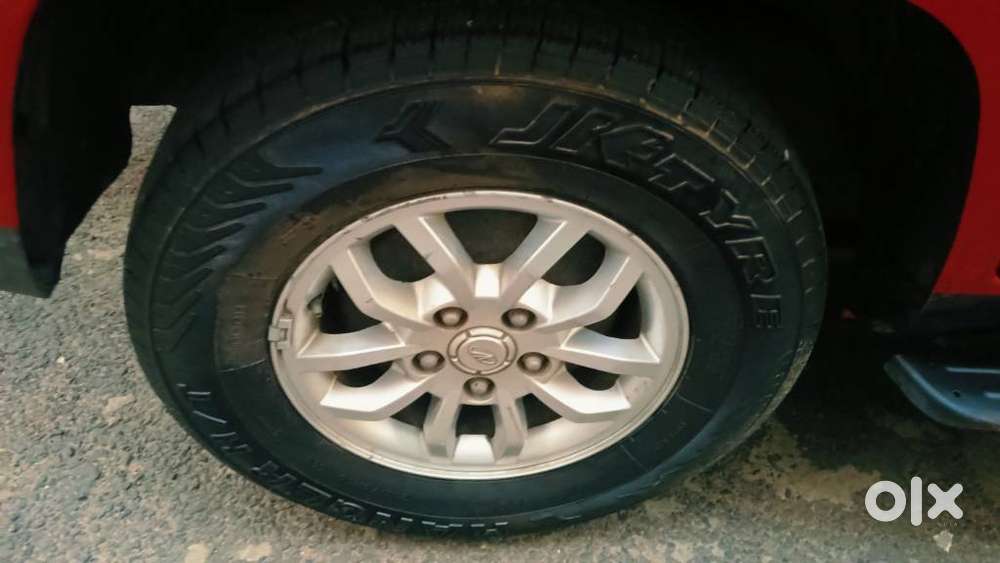 Mahindra Tuv 300 Mhawk100 T8 Dual Tone, 2018, Diesel