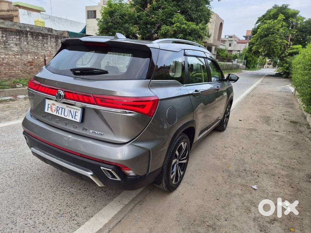 Mg Hector Plus Sharp Pro 1.5 Turbo Petrol Cvt 7 Str, 2023, Petrol
