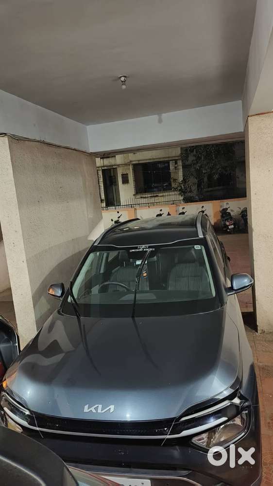 Kia Carens Grey