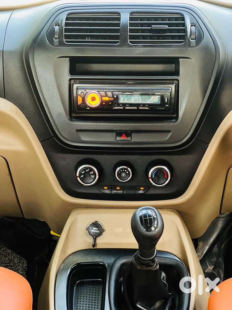 Mahindra Tuv 300 T4 Plus, 2018, Diesel