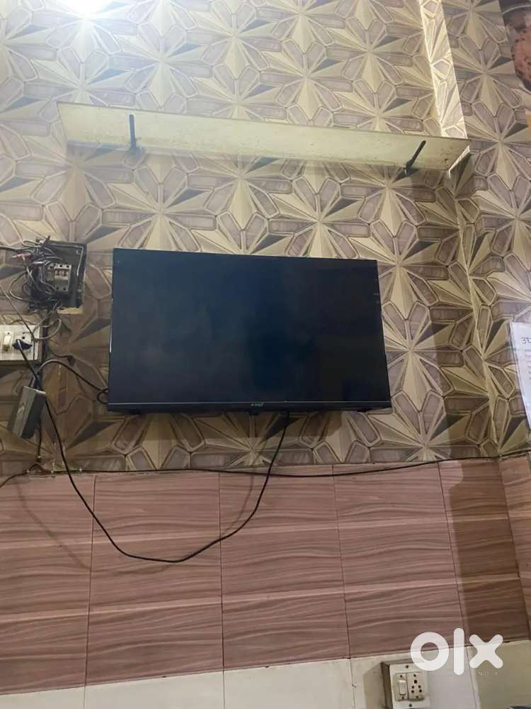 Tv a brand new only 8 month old