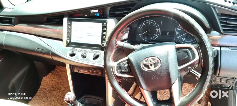 Toyota Innova Crysta 2.4 G Plus Mt 8 Str, 2025, Diesel