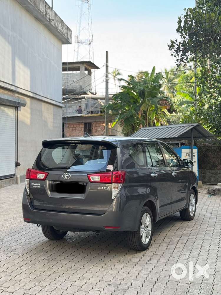 Innova Crysta 2.4 Z