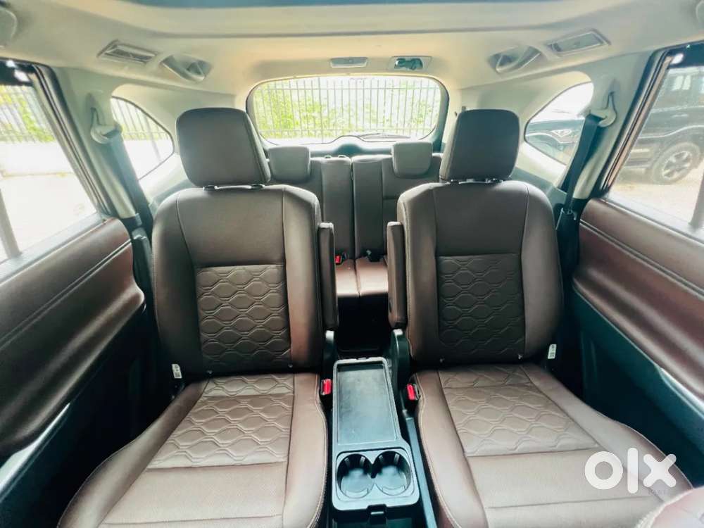 Toyota Innova Hycross 2.0 Zx (o) Hybrid 7 Str, 2025, Petrol