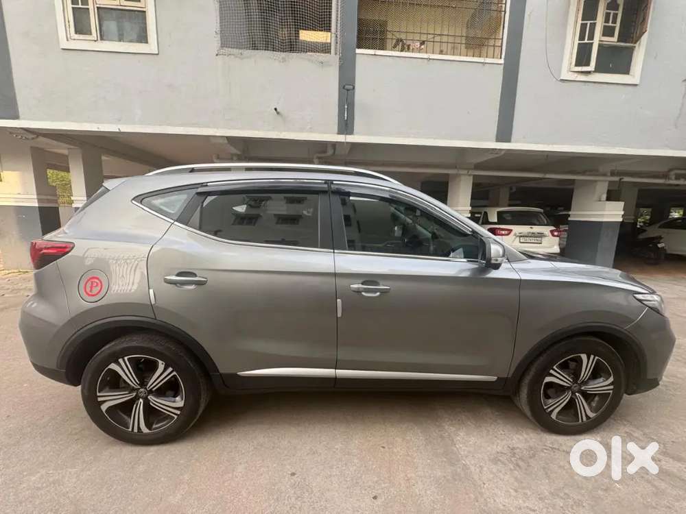 Mg Astor Savvy Red Adas