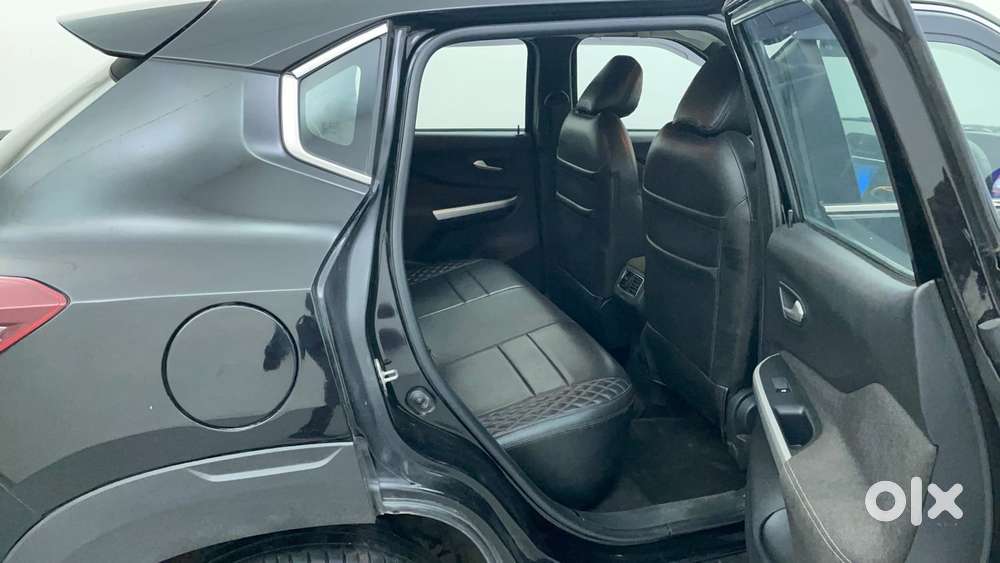 Nissan Magnite 1.0 Xv Premium, 2021, Petrol