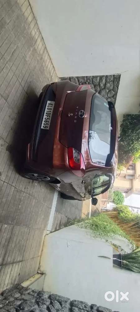 Tata Tiago 2025 Petrol 2200 Km Driven
