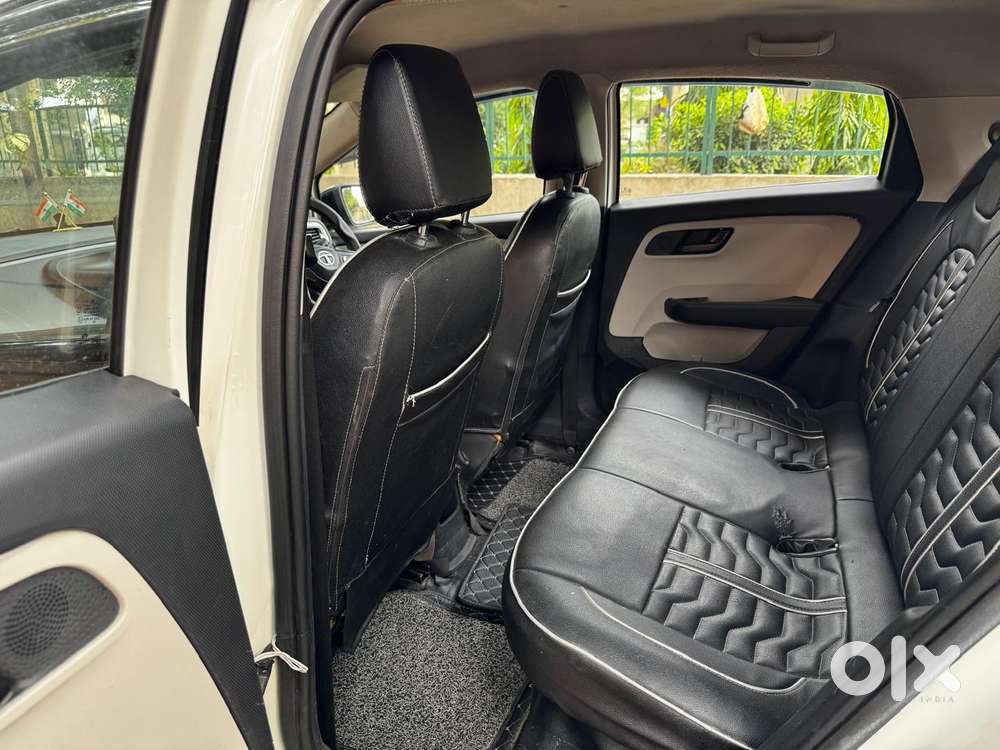 Tata Altroz 1.2 Xm Plus, 2023, Petrol
