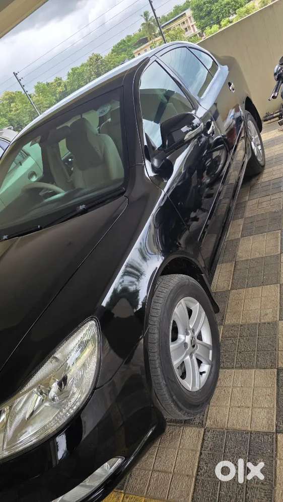 Skoda Laura Elegance 2010 Diesel Automatic