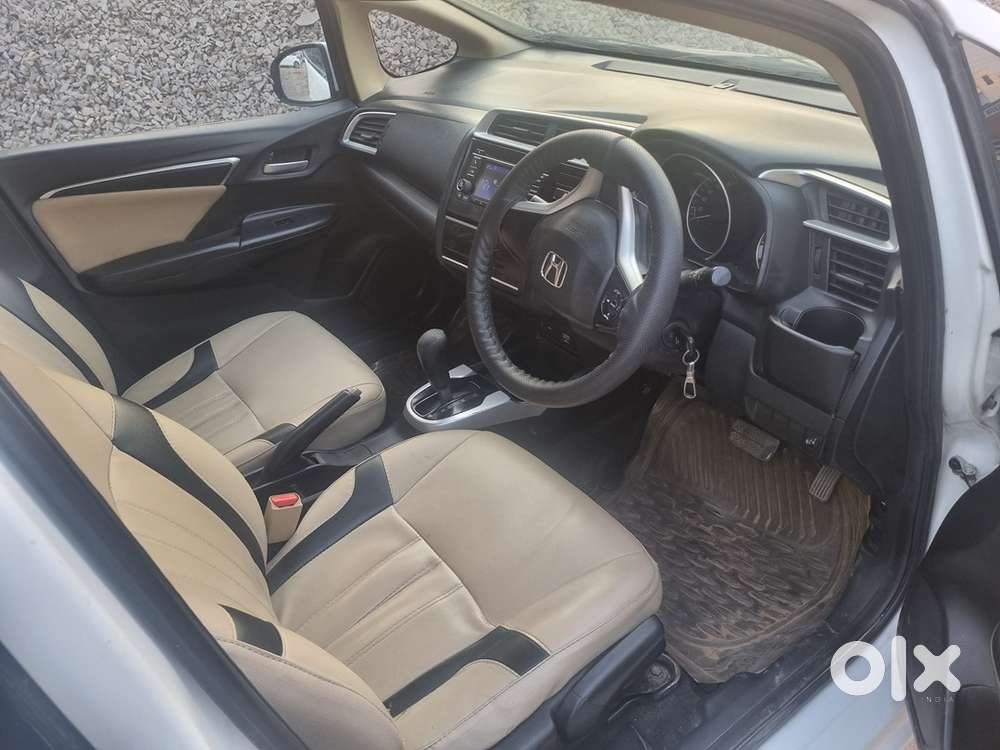 Automatic Honda Jazz 1st Owner New Tyres