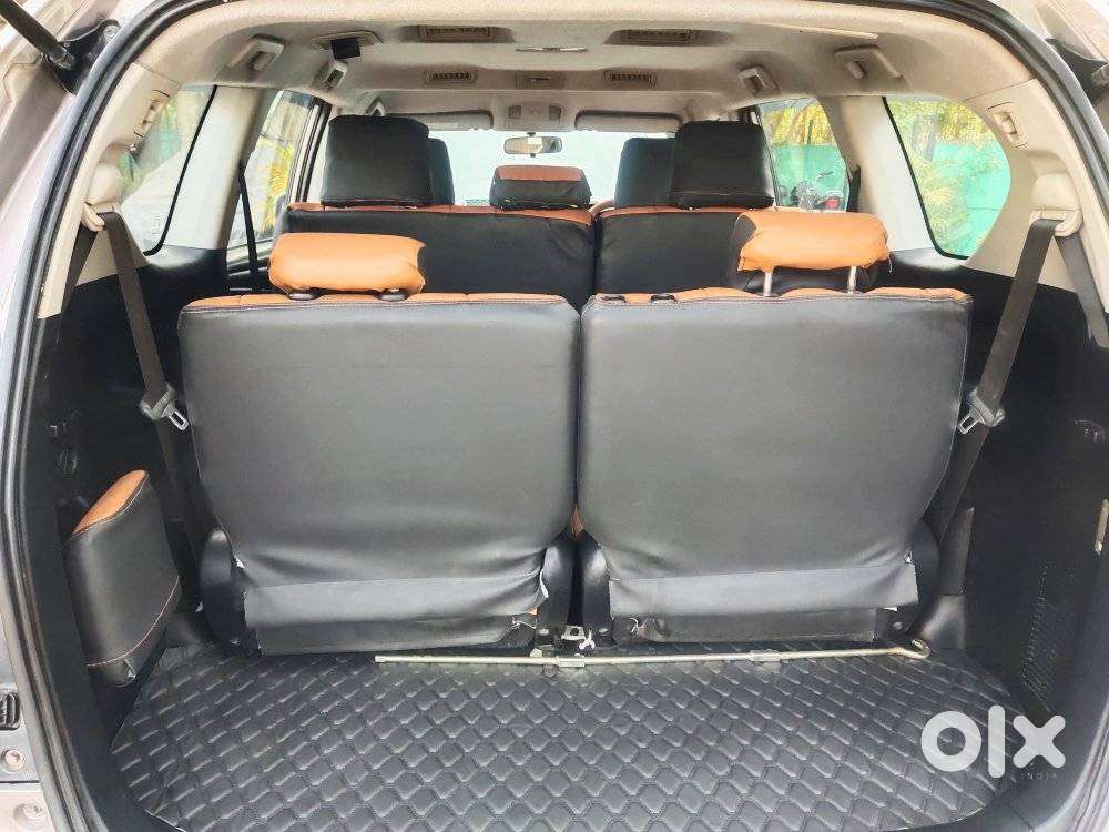 Toyota Innova Crysta 2.4 G Plus Mt 8 Str, 2017, Diesel