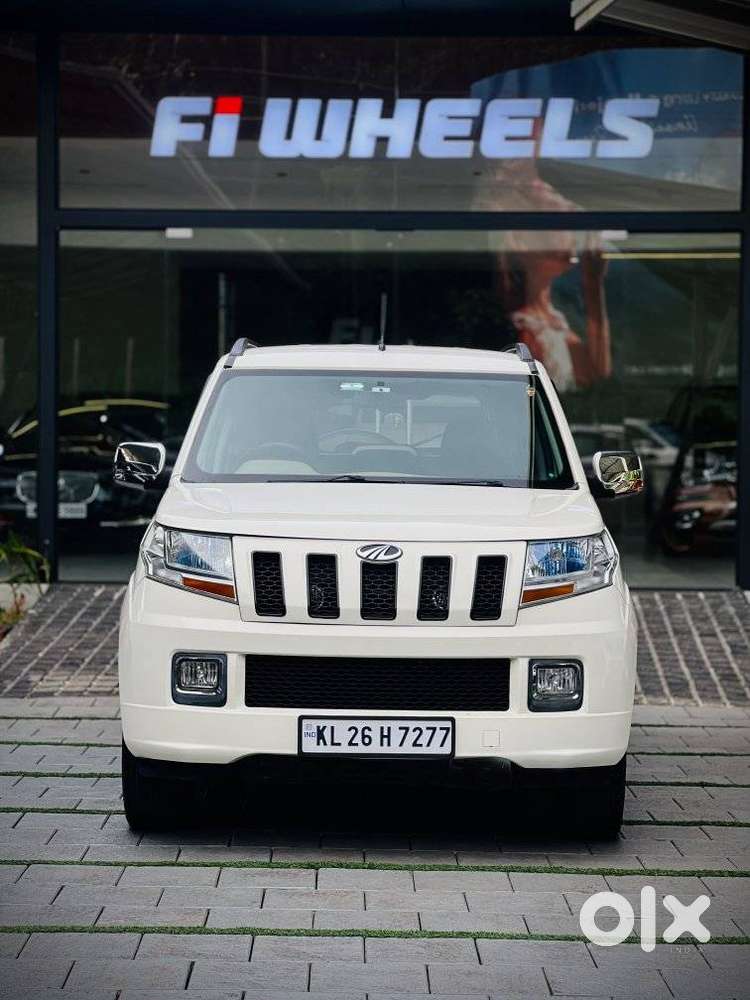 Mahindra Tuv 300 T8 Amt (automatic), 2017, Diesel