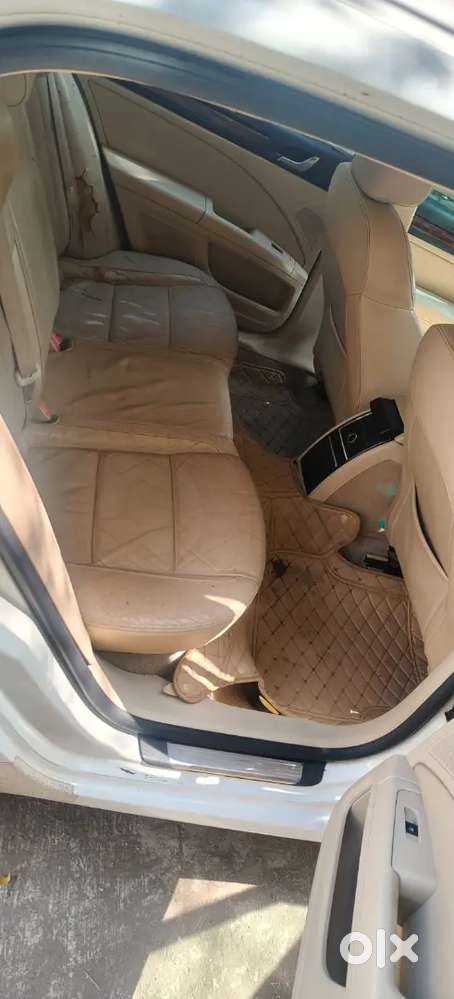 Skoda Superb 2011 Diesel 186000 Km Driven