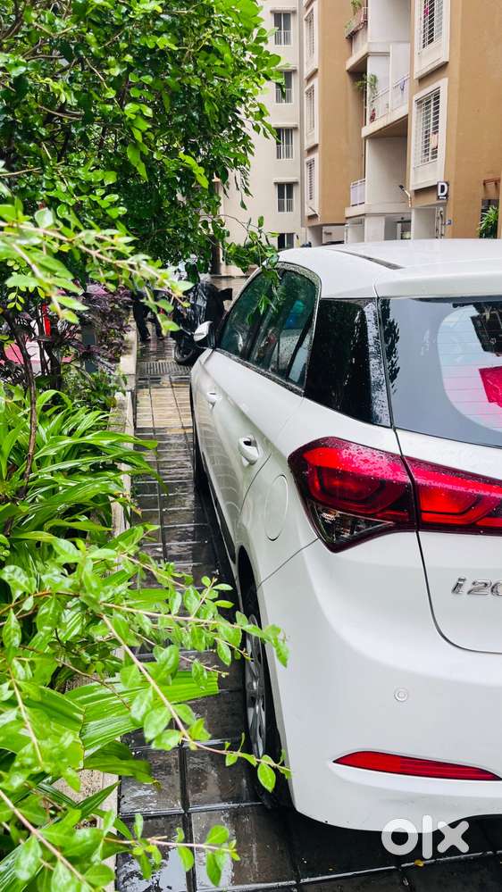 Hyundai I20 Sportz Petrol/cng Fitted