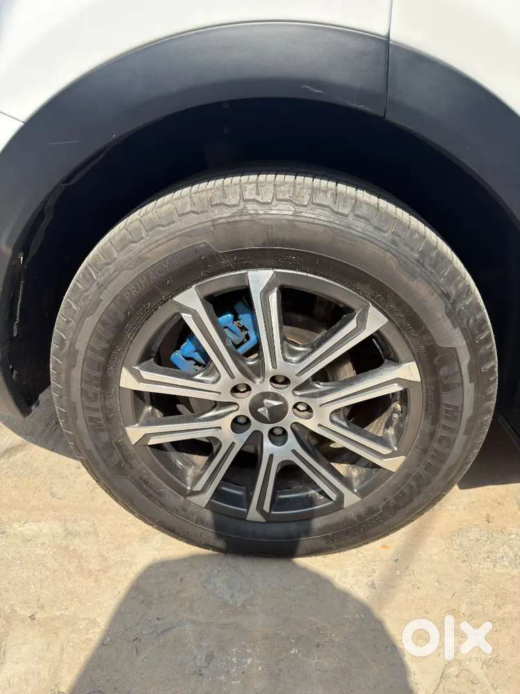 Mahindra Xuv700 Ax7l 2023