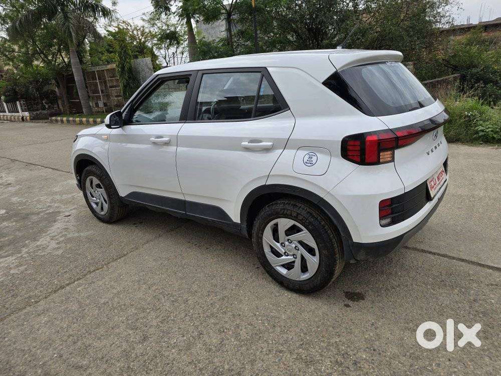 Hyundai Venue S 1.2 Petrol, 2024, Petrol