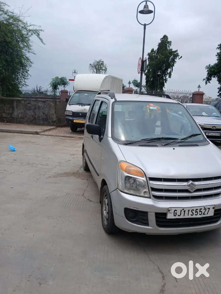 1 Rc Oner , Petrol Cng , Ac Chalu , Rc Ma Cng Entry Che ,tayar Sara