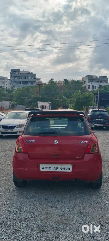 Maruti Suzuki Swift Vvt Zxi, 2005, Petrol