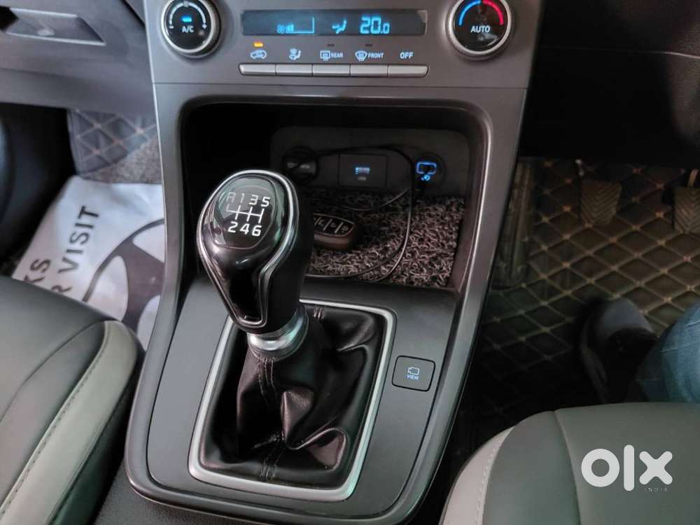 Hyundai Creta With Fancy Number 0004