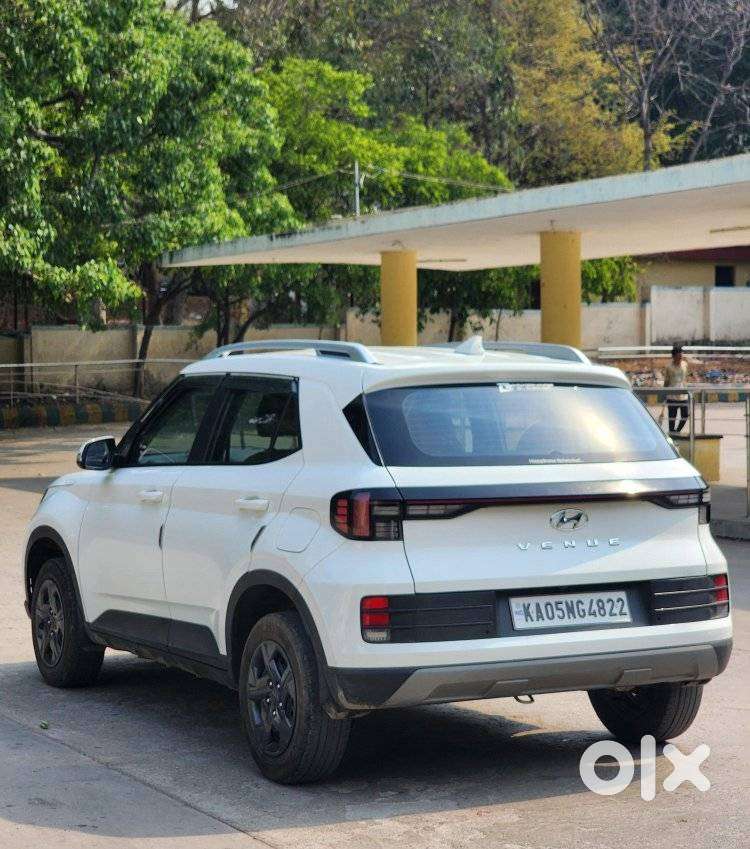 Hyundai Venue 1.2 S (o), 2023, Petrol