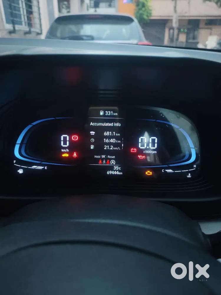 Hyundai Venue 2024 Sx Mt Diesel 69450 Km Driven In Meant Condition