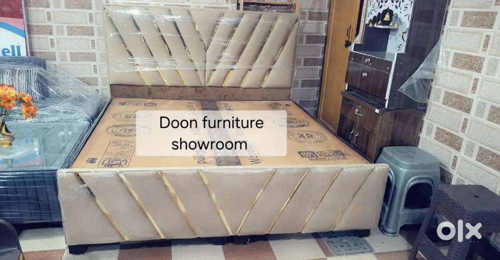 Off white colour me dubal bed
