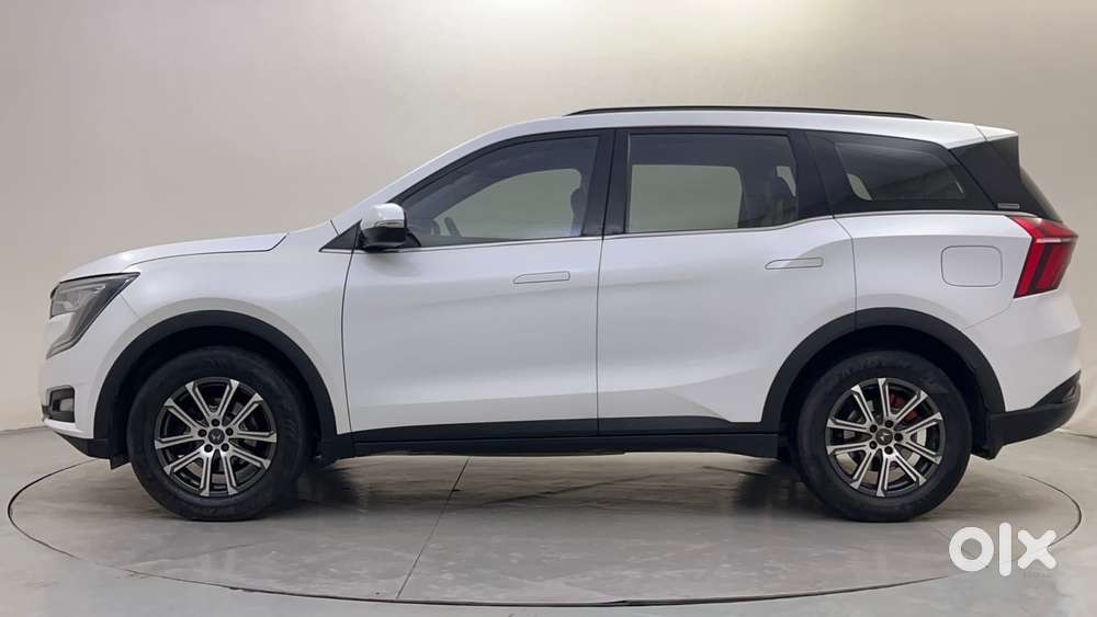 Mahindra Xuv700 2.0 Ax 7 Petrol At Str, 2023, Petrol